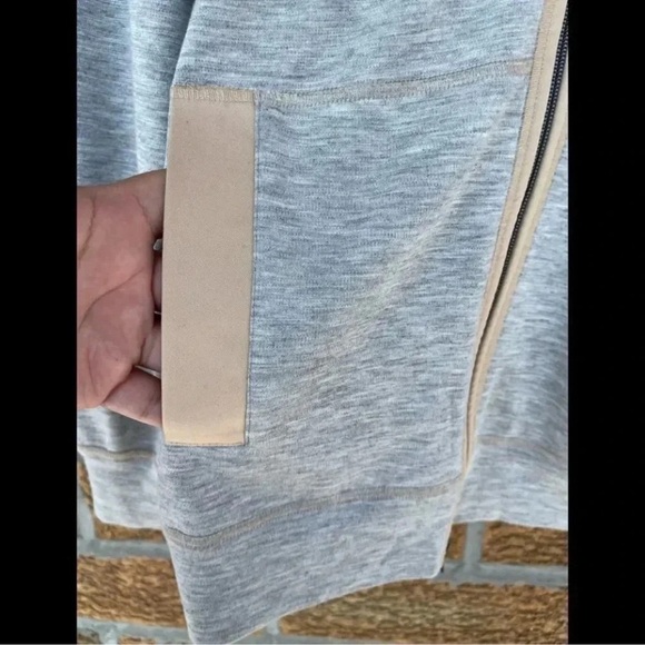 St. John Jersey Jacket full zipper medium - Picture 2 of 9